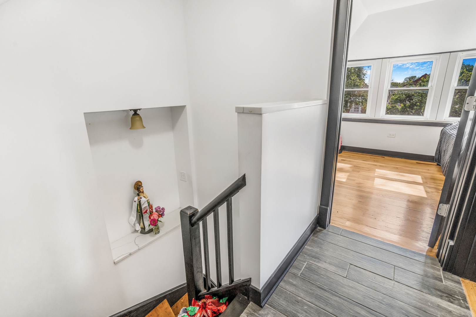 4158 West 58th Place, Unit 4158 Chicago, IL 60629 - Photo 10 of 22 a view of an entryway with wooden floor