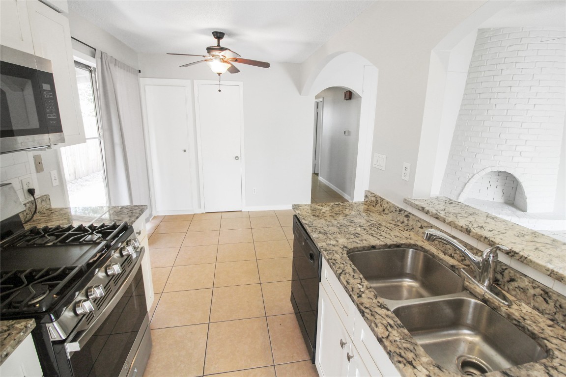 9906 Randall Drive, Unit B Austin, TX 78753 - Photo 11 of 16