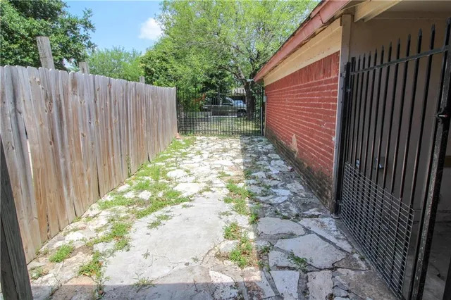 $1,500 | 9906 Randall Drive, Unit B, Austin, TX 78753