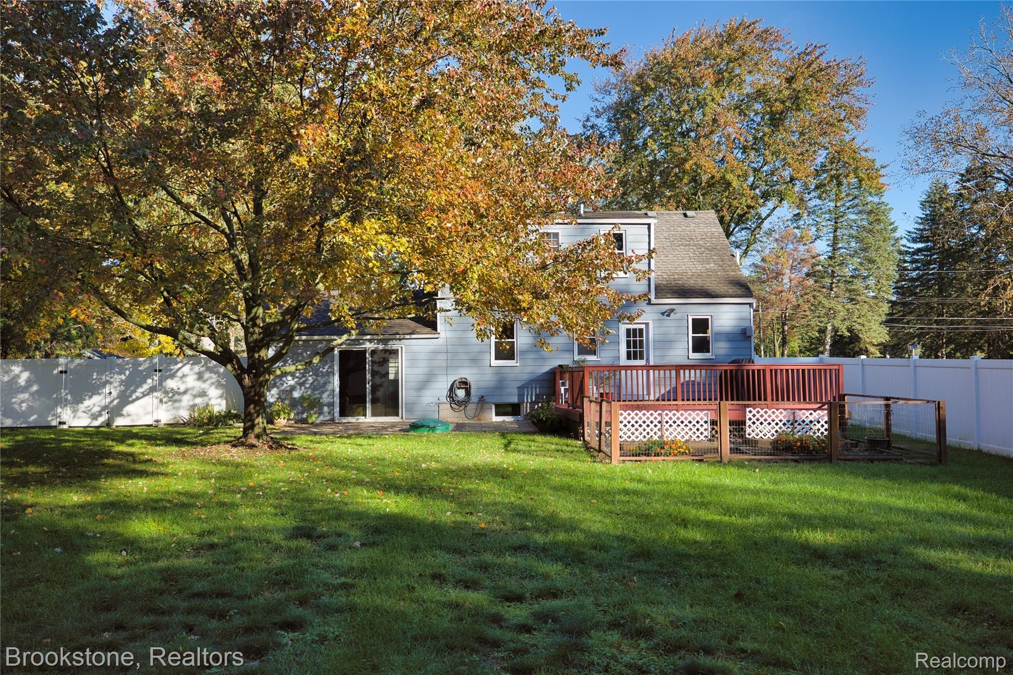 902 Beryl Court Rochester, MI 48307 - Photo 39 of 40 MEGAN _ ROCHESTER-12.jpg