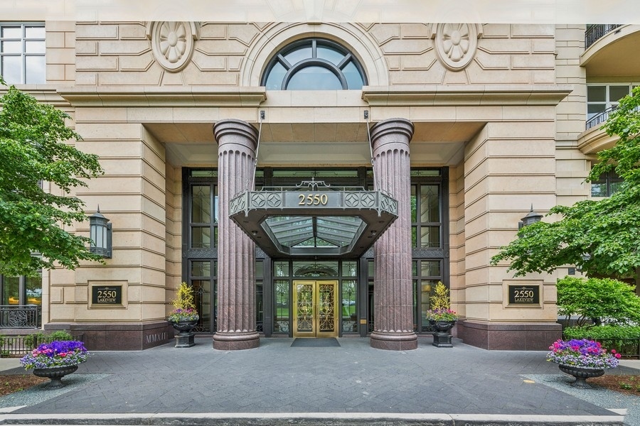 2550 North Lakeview Ave Unit N806  