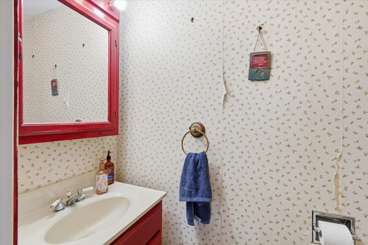 13 Pleasant Street Proctor, VT 05765 - Photo 26 of 55