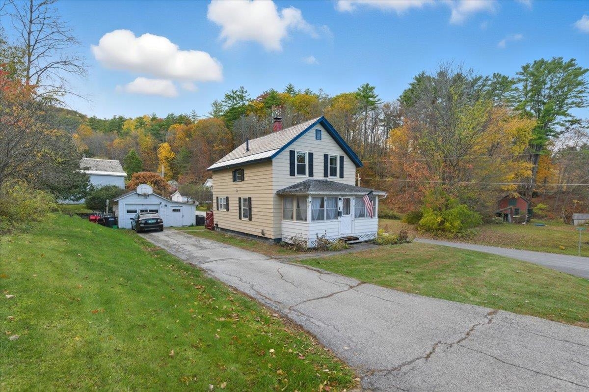 13 Pleasant Street Proctor, VT 05765 - Photo 3 of 55