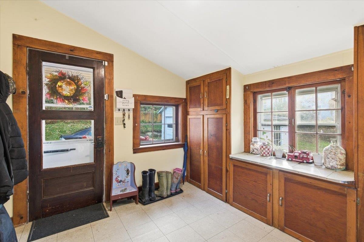 13 Pleasant Street Proctor, VT 05765 - Photo 4 of 55