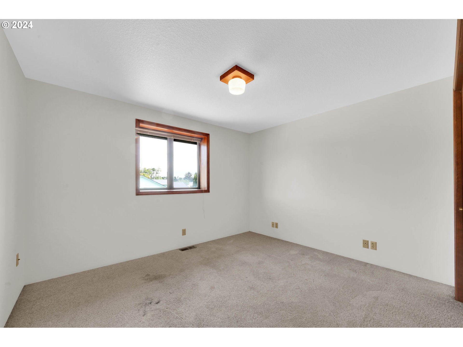 1490 Myrtle Loop Florence, OR 97439 - Photo 17 of 48 Gallery Image 17