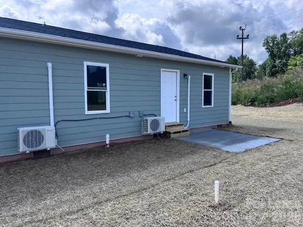 $1,300 | 279 Pitts Street, Unit A, Morganton, NC 28655