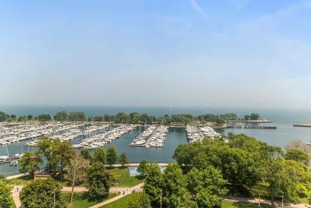 $375,000 | 3300 North Lake Shore Drive, Unit 8D, Chicago, IL 60657
