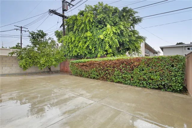 a view of a house with a outdoor space