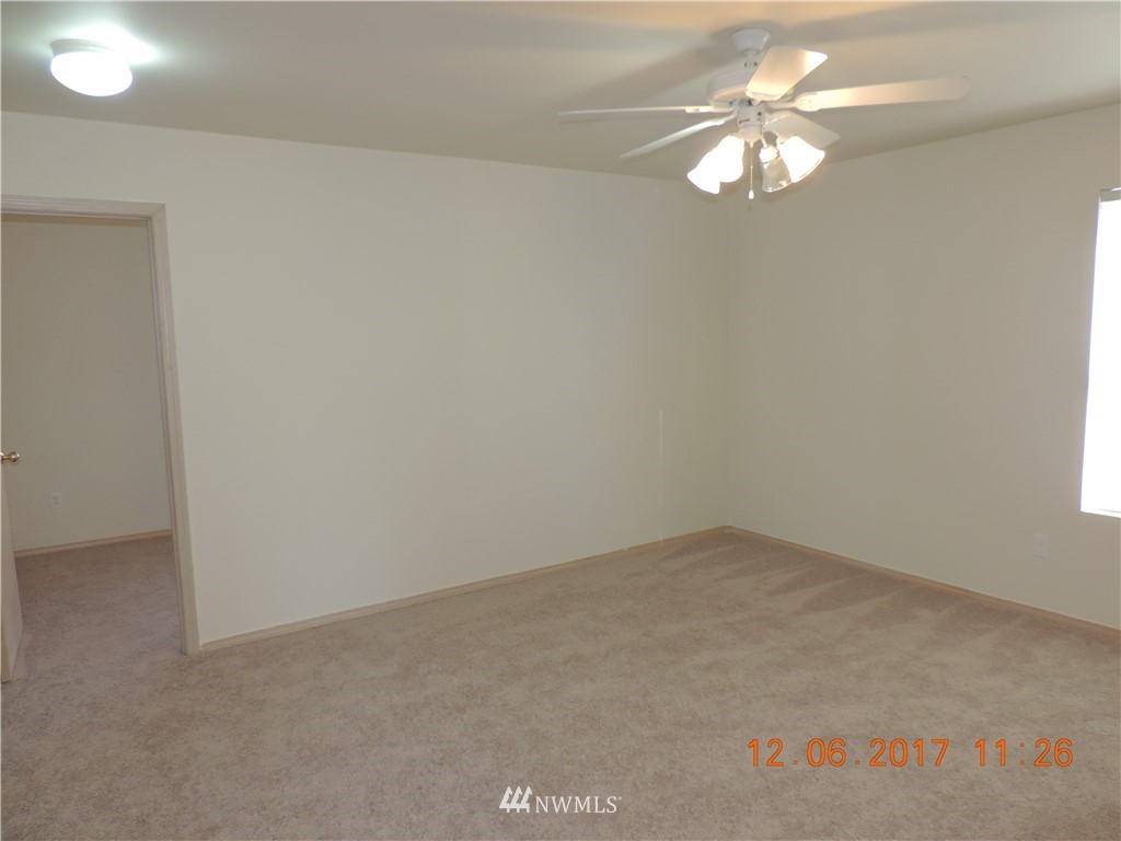 2702 Northeast 2nd Street Renton, WA 98056 - Photo 12 of 16