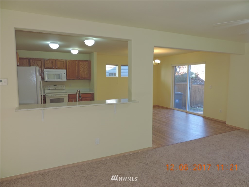 2702 Northeast 2nd Street Renton, WA 98056 - Photo 3 of 16