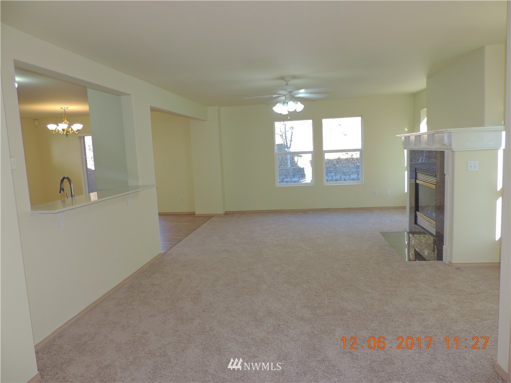 2702 Northeast 2nd Street Renton, WA 98056 - Photo 4 of 16