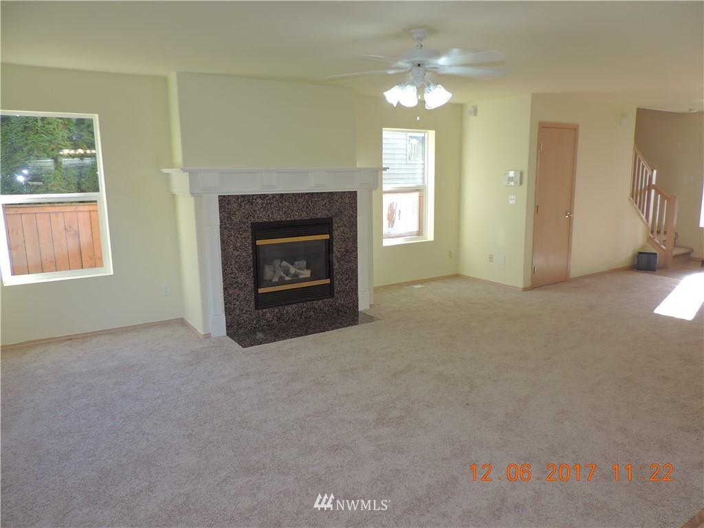 2702 Northeast 2nd Street Renton, WA 98056 - Photo 5 of 16
