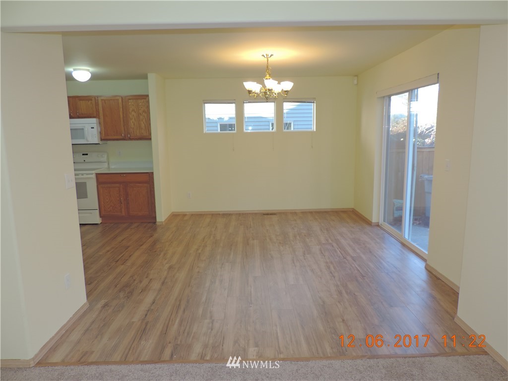 2702 Northeast 2nd Street Renton, WA 98056 - Photo 6 of 16