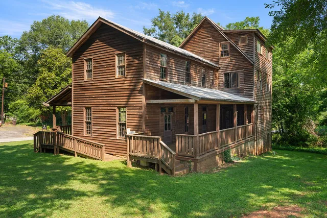 $295,000 | 216 North Mechanic Street, Pendleton, SC 29670