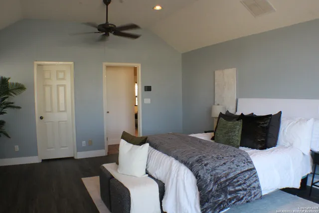 $1,160,000 | 13055 Tonne Drive East, New Braunfels, TX 78132