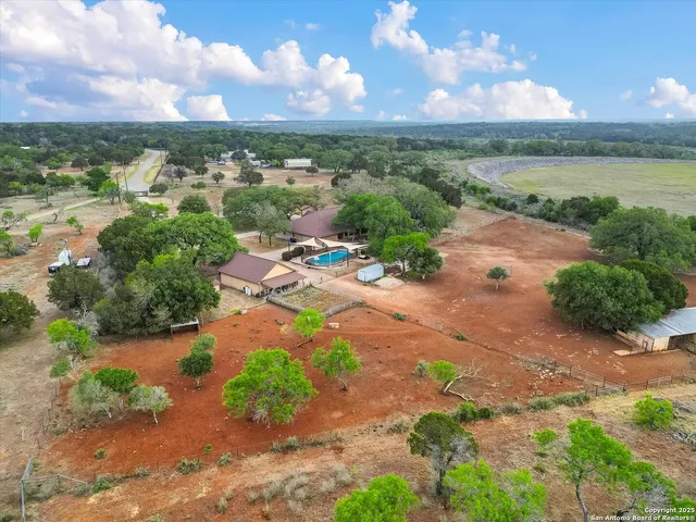 $1,160,000 | 13055 Tonne Drive East, New Braunfels, TX 78132