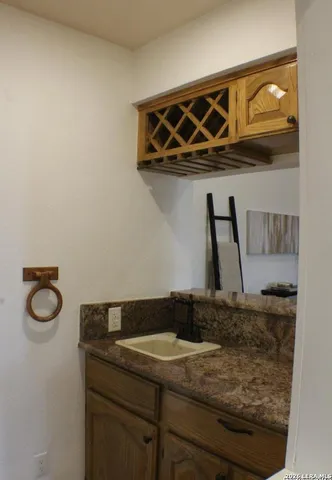 $1,160,000 | 13055 Tonne Drive East, New Braunfels, TX 78132