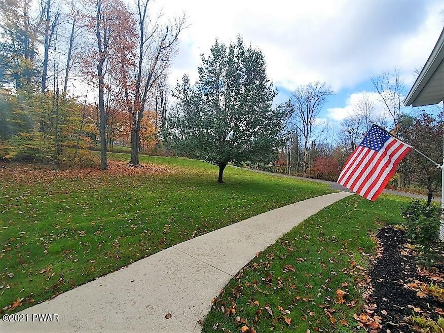 241 Edgefield Road Lake Ariel, PA 18436 - Photo 7 of 38 Front walkway