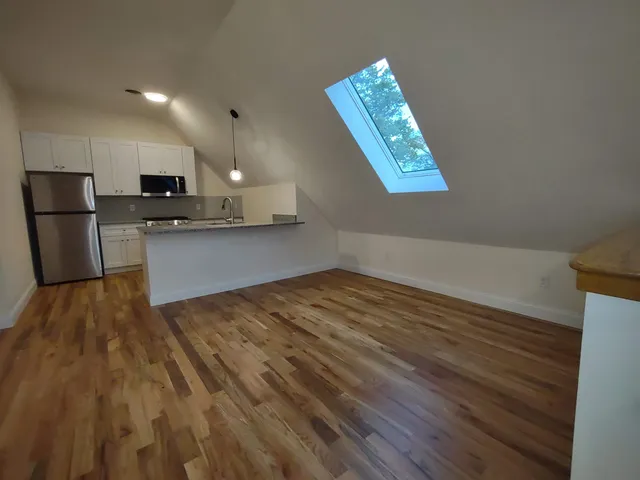 $2,575 | 394 Union Avenue, Unit 4, Laconia, NH 03246