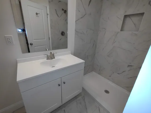 $2,575 | 394 Union Avenue, Unit 4, Laconia, NH 03246