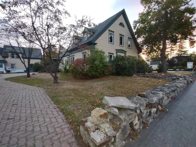 $2,575 | 394 Union Avenue, Unit 4, Laconia, NH 03246