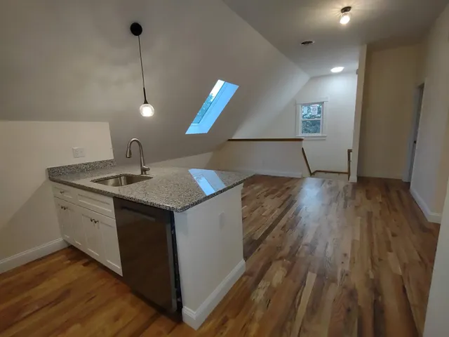 $2,575 | 394 Union Avenue, Unit 4, Laconia, NH 03246