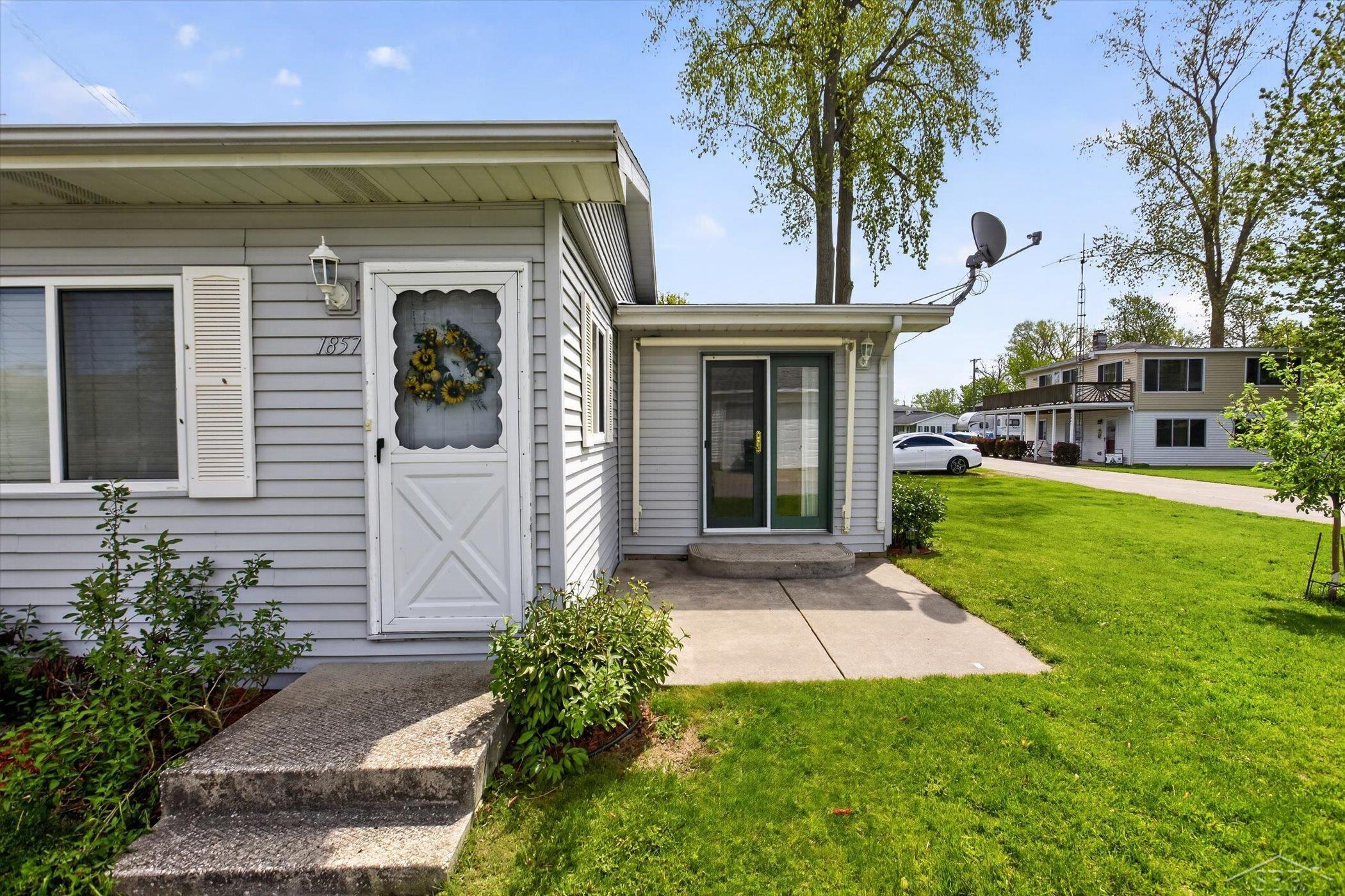 1857 Center Road Sebewaing, MI 48759 - Photo 4 of 36