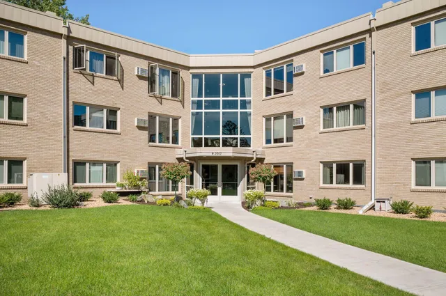 $144,500 | 4350 Brookside Court, Unit 114, Edina, MN 55436