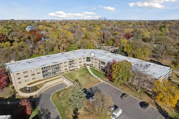 $139,900 | 4350 Brookside Court, Unit 114, Edina, MN 55436