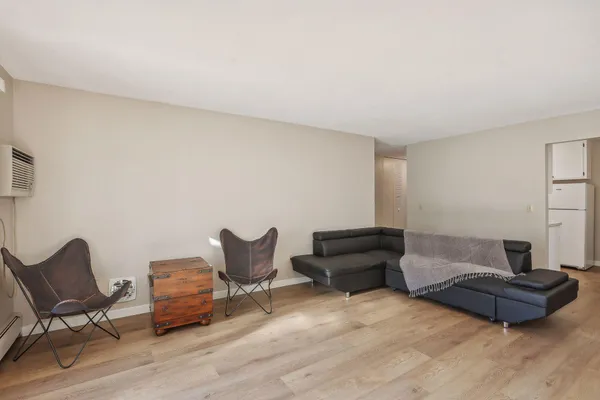 $139,900 | 4350 Brookside Court, Unit 114, Edina, MN 55436