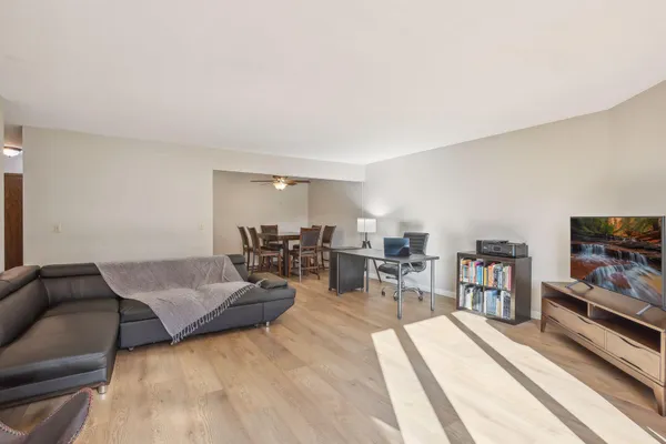 $139,900 | 4350 Brookside Court, Unit 114, Edina, MN 55436