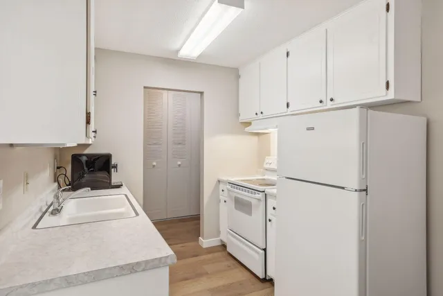 $144,500 | 4350 Brookside Court, Unit 114, Edina, MN 55436