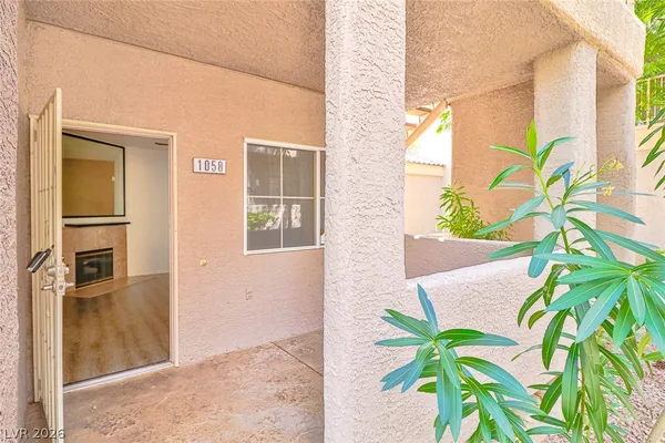 $1,800 | 5250 South Rainbow Boulevard, Unit 1058, Las Vegas, NV 89118