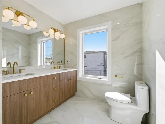 $999,000 | 138 Weigands Lane, Unit A, Secaucus, NJ 07094