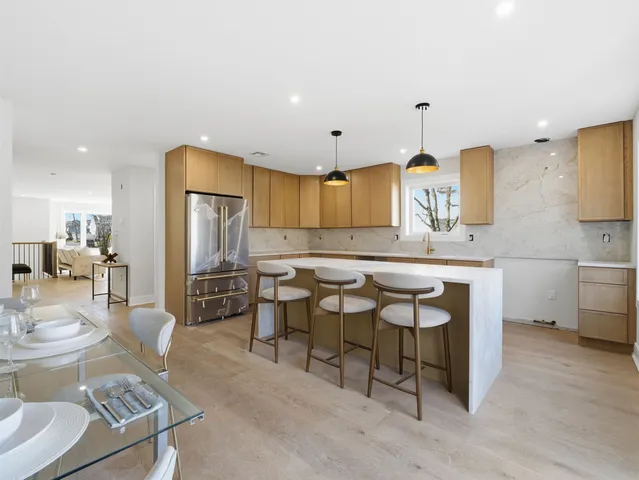 $999,000 | 138 Weigands Lane, Unit A, Secaucus, NJ 07094