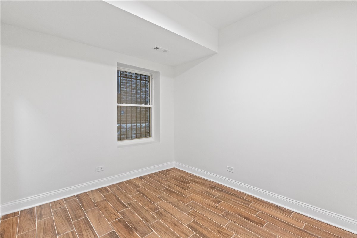 1147 West Taylor Street, Unit 1 Chicago, IL 60607 - Photo 15 of 17
