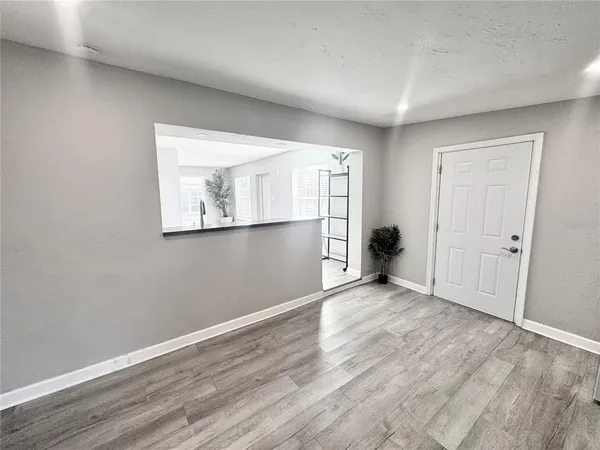 a view of a yard with palm tree