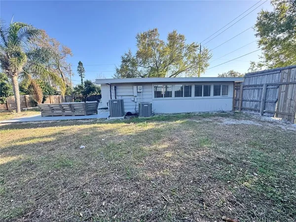 $3,000 | 3913 South Shade Avenue, Sarasota, FL 34231