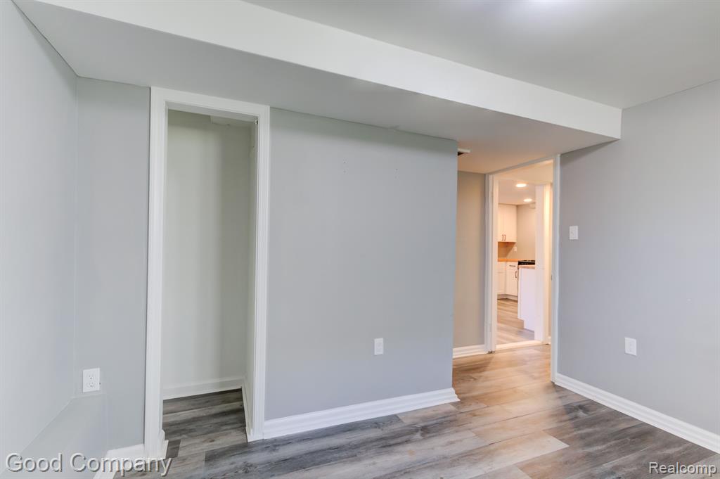 920 East Lincoln Avenue Royal Oak, MI 48067 - Photo 26 of 35