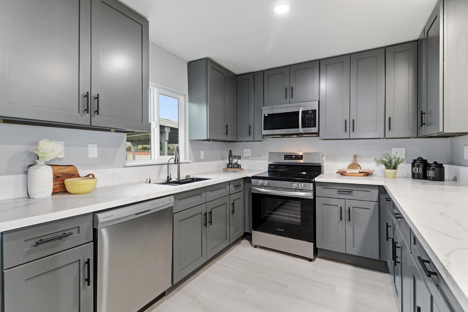 4705 Arboga Road Olivehurst, CA 95961 - Photo 13 of 56