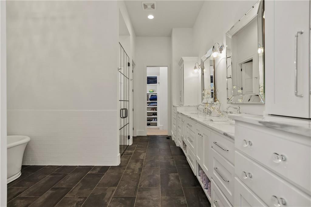 4951 Northwest Canyon Road Lee's Summit, MO 64064 - Photo 22 of 57