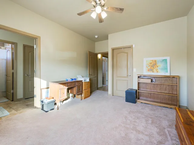 a view of livingroom with furniture