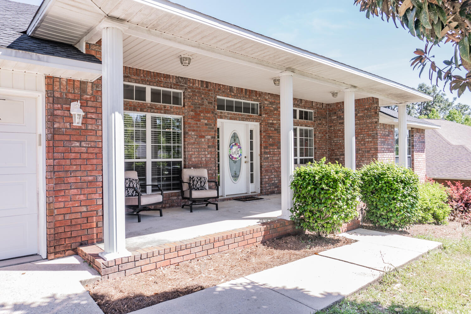 656 Territory Lane Crestview, FL 32536 - Photo 6 of 35 a view of a building with sitting area