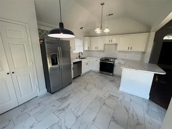 $320,000 | 917 Cole Avenue, Denton, TX 76208