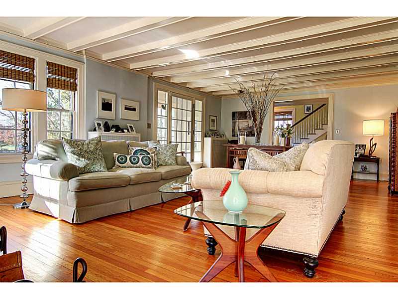 228 Rumstick Road Barrington, RI 02806 - Photo 6 of 25 Living Room.