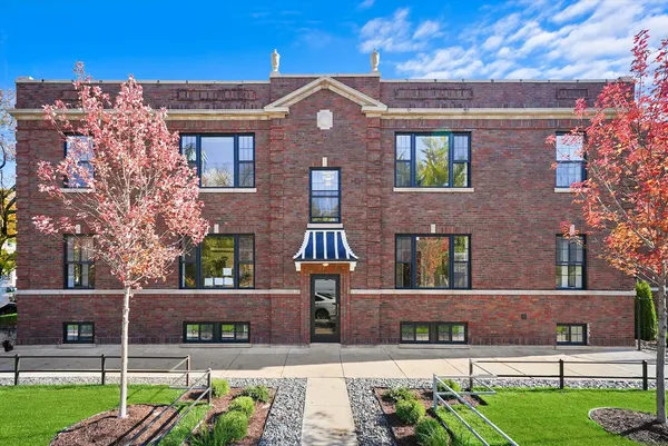 $3,600 | 4153 North Hermitage Avenue, Unit 2S, Chicago, IL 60613