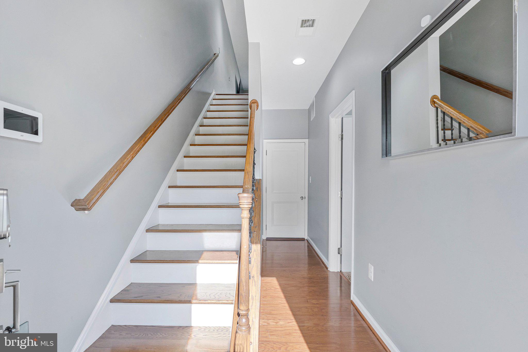 24977 Coats Square Aldie, VA 20105 - Photo 4 of 32 a view of an entryway