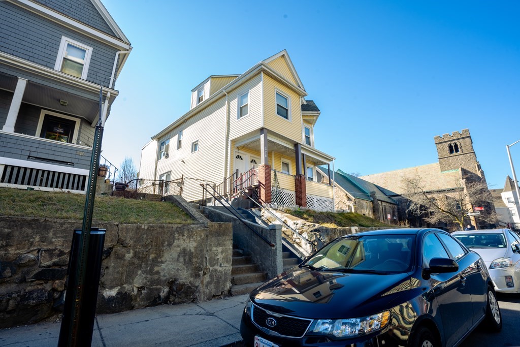 378 Ferry Street Everett, MA 02149 - Photo 3 of 33