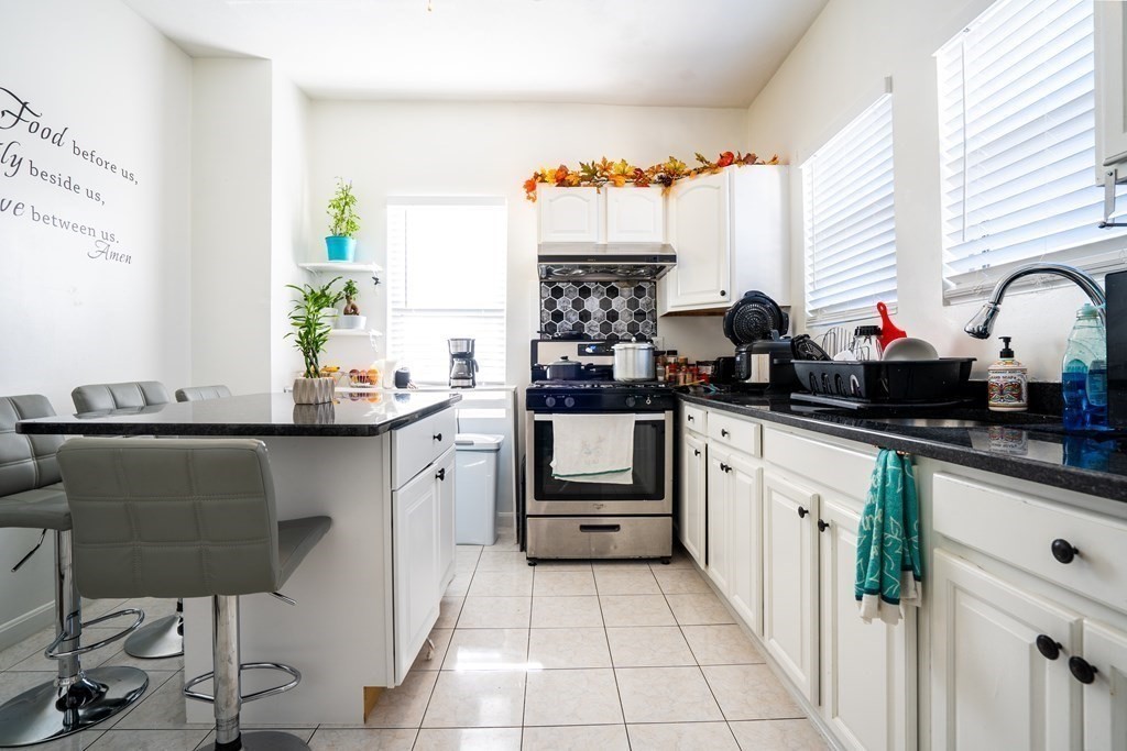 378 Ferry Street Everett, MA 02149 - Photo 9 of 33