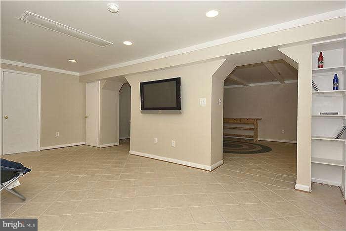 8441 Rushing Creek Court Springfield, VA 22153 - Photo 22 of 30 Could be great Man Cave